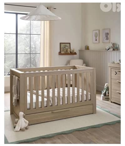 Mamas & papas سرير وكومود بايبي