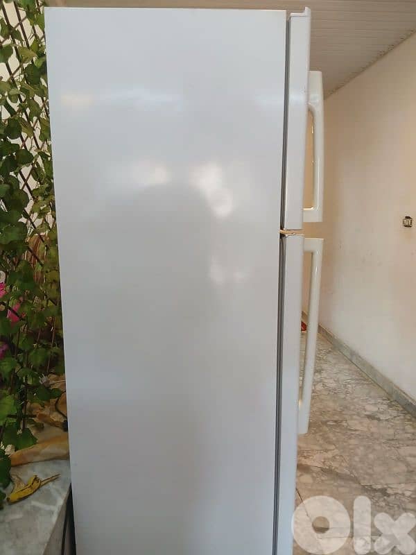 غسالة و براد للبيع 4