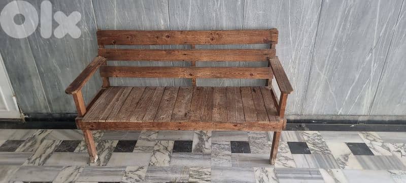 Vintage Wooden Bench with Cushions / مقعد خشبي قديم مع وسائد 1