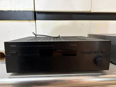 Yamaha DSP-E580 amplifier