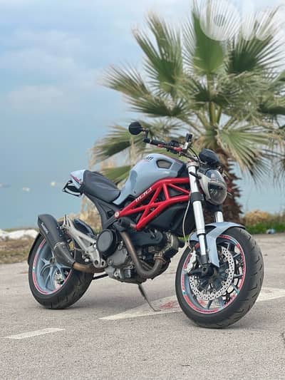 Ducati Monster 1100