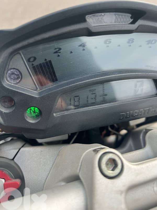 Ducati Monster 1100 8