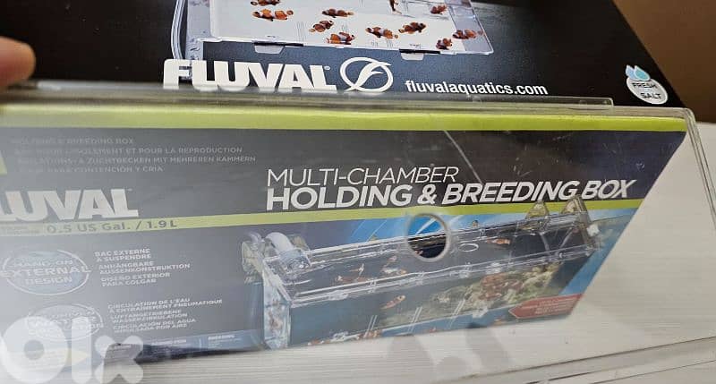 Fluval 1.9L Breeder box 2