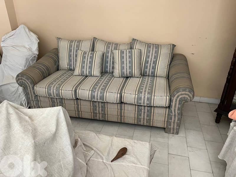 sleep comfort sofa set needs upholstery 1