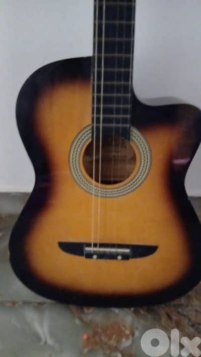 غيتار خشب كبير انتيك