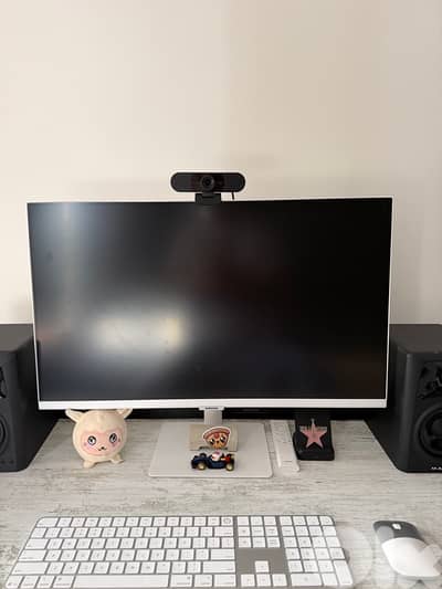 SAMSUNG 27” SMART MONITOR (BOUGHT 1 MONTH AGO BARELY USED)