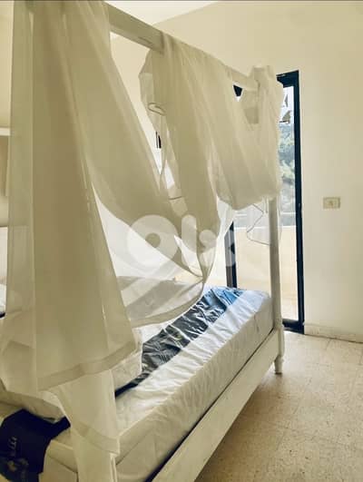 قطع  بحالة ممتازة /جديدة