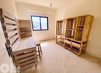 قطع  بحالة ممتازة /جديدة