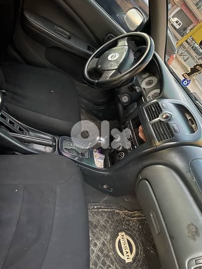 Nissan Sunny 2010