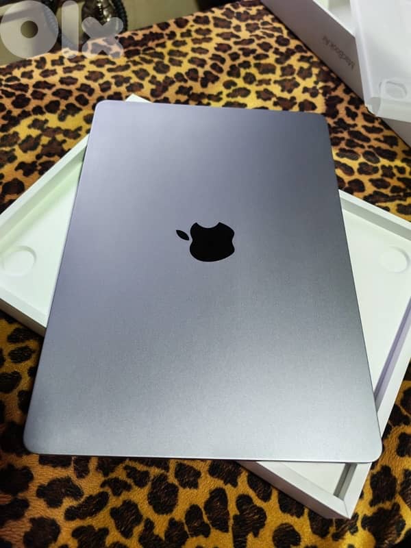 Macbook Air M2 2022 550gb ssd 1