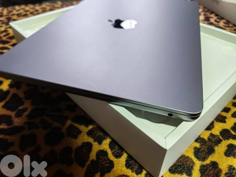 Macbook Air M2 2022 550gb ssd 2