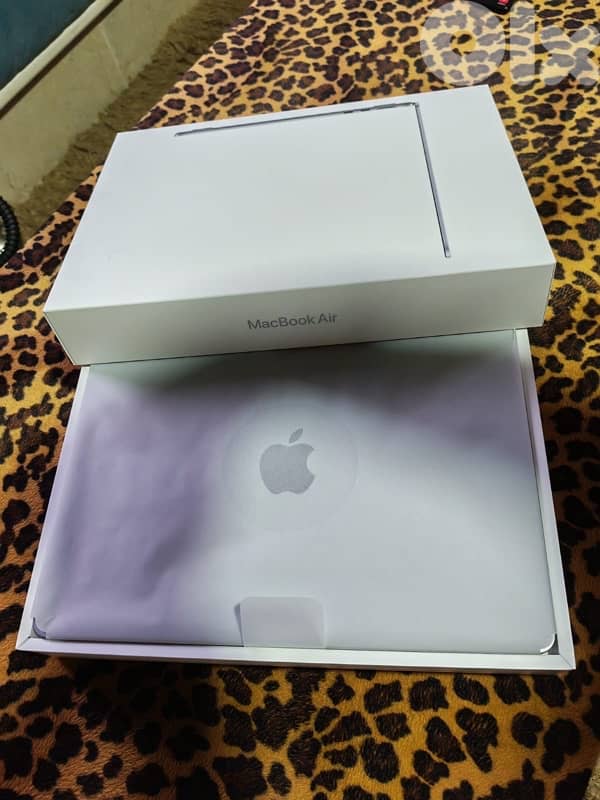 Macbook Air M2 2022 550gb ssd 3