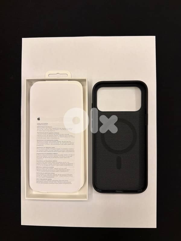 iphone 17 Pro Max Techwoven case with Magsafe-black 3