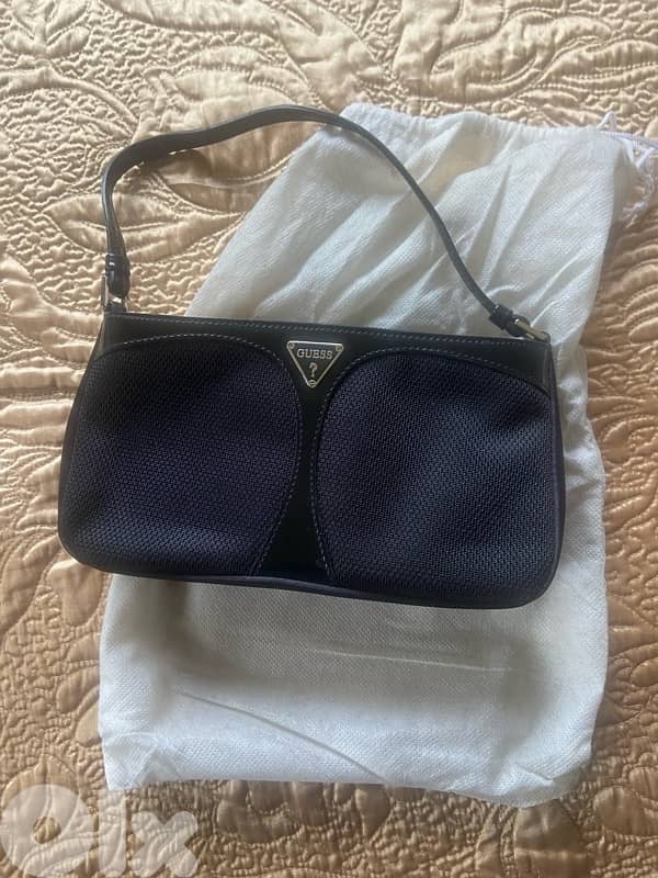 guess small handbag 1