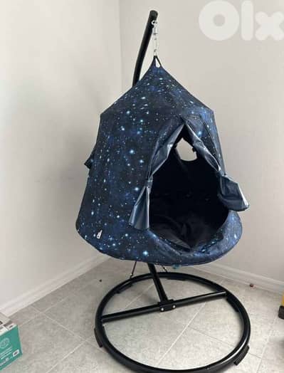 hangout pod member's Mark brand