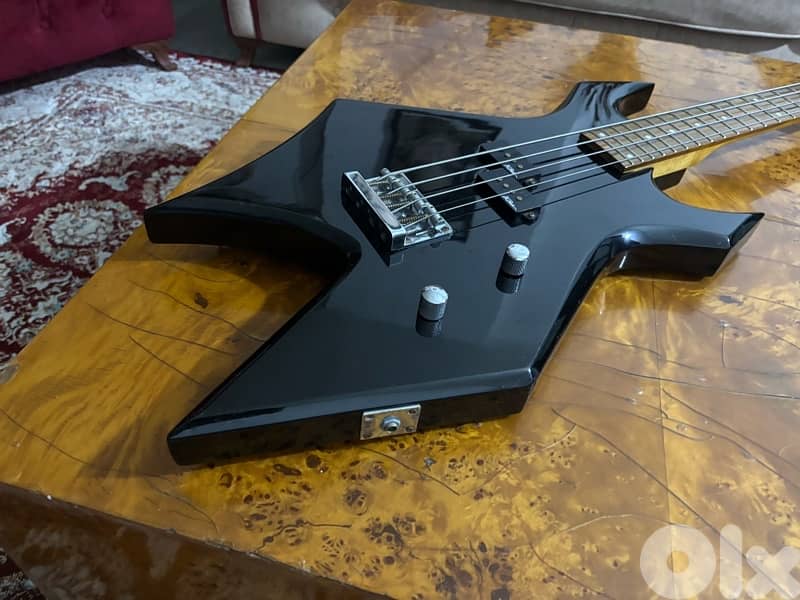 Bass electric guitar BC rich 2
