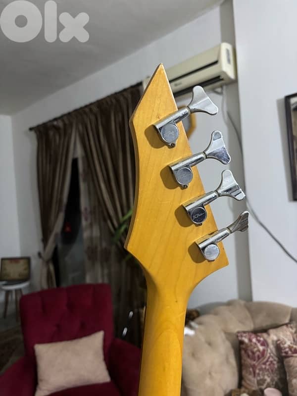 Bass electric guitar BC rich 7