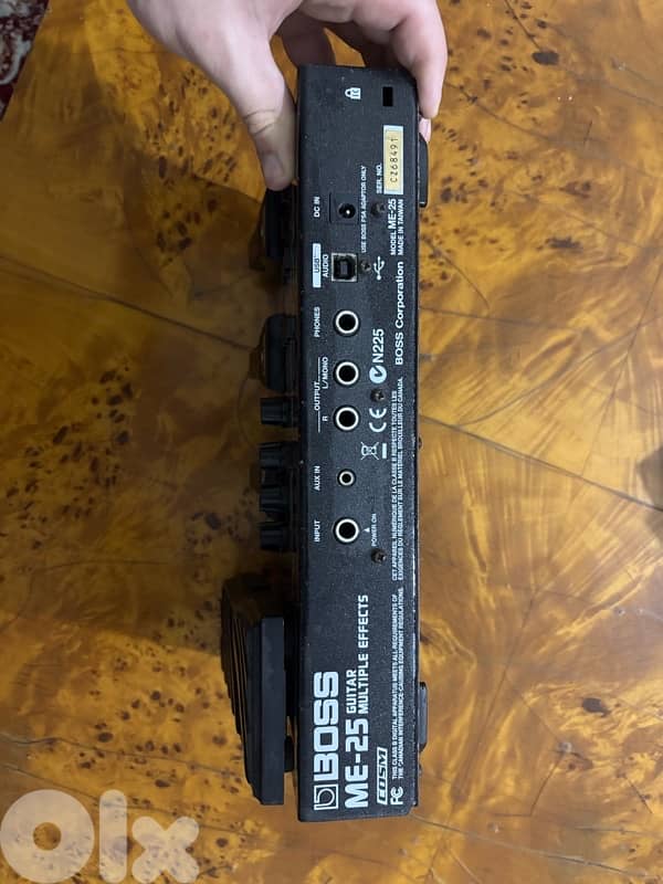 pedal boss electric guitar 3