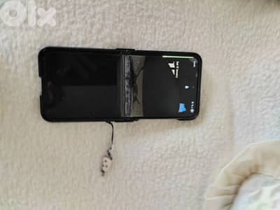 z flip 5. . 512 gb needs screen replacement