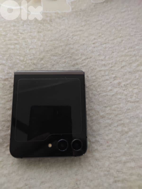 z flip 5. . 512 gb needs screen replacement 3