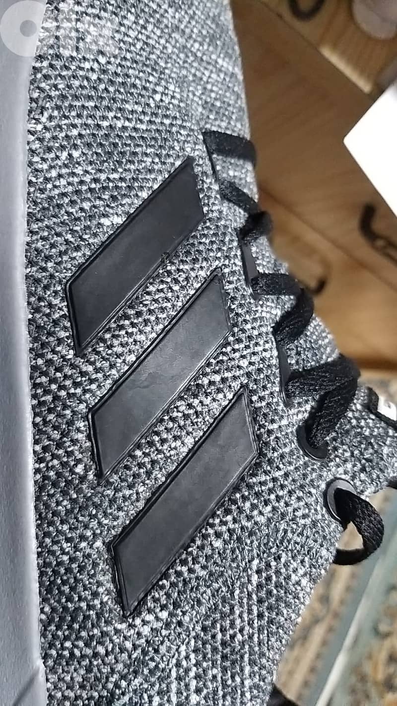 Adidas shoes size 43 (original) mich copy A 5