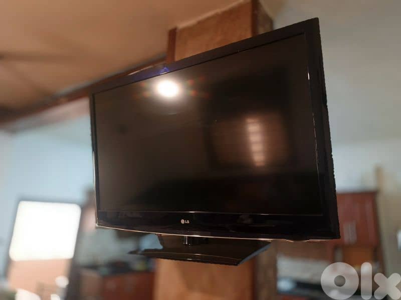 تلفزيون LG كتير نظيف شيشة جيده قيس 50-52 inch 2