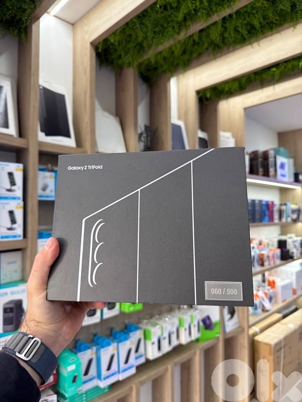 SAMSUNG GALAXY TRIFOLD 1