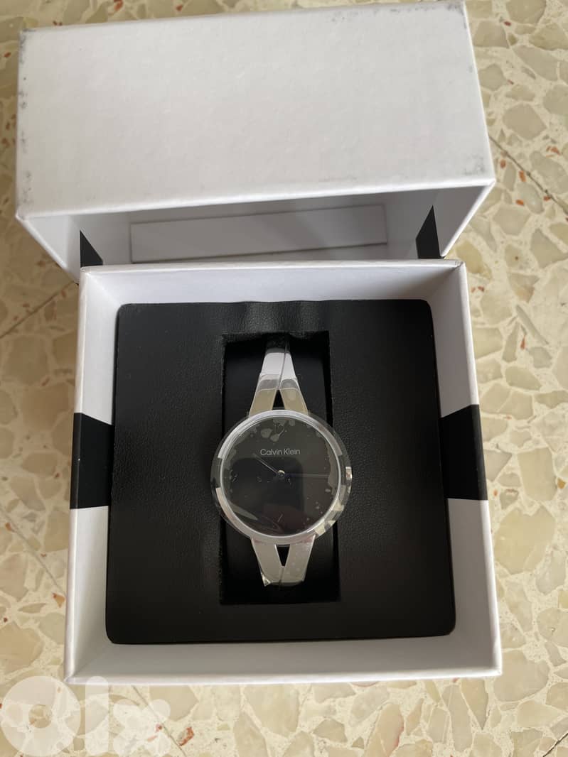 Calvin Klein Joyful 30mm - (Brand New, Never Used) 5