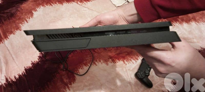 Ps4 slim 1