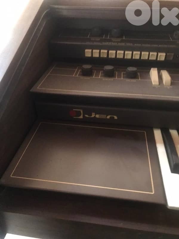 Jen electronic organ 1