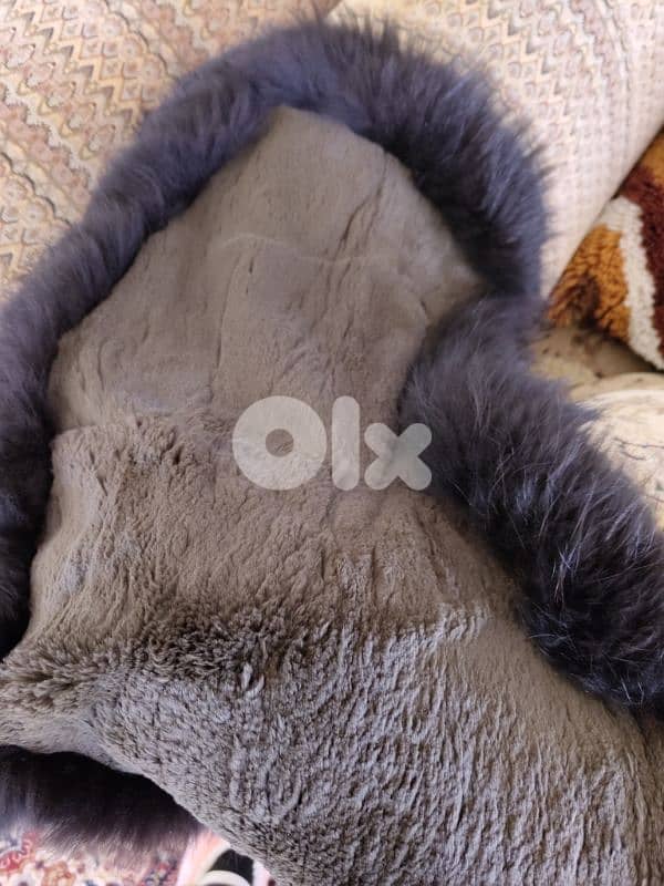 Black and green shawl 1