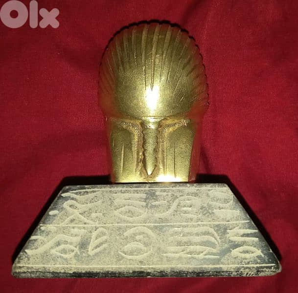 رأس تمثال نحاس 3