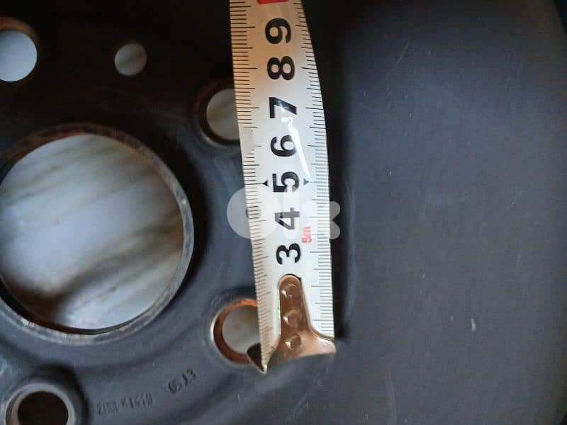 دولاب كامل حالته ممتازة لسيارة سيات او غولف 1