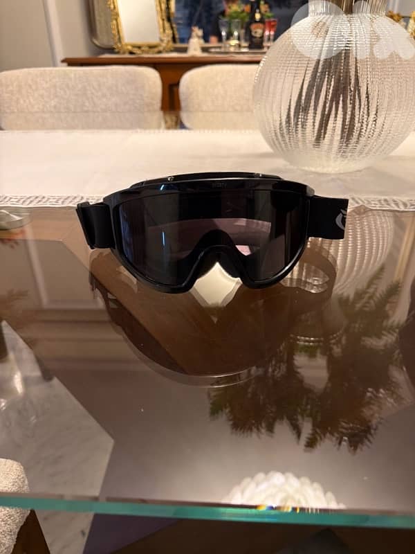 motor bike helmet and goggles 4