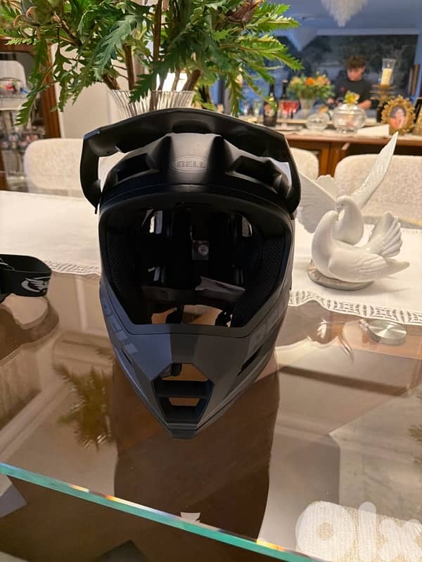 motor bike helmet and goggles 6