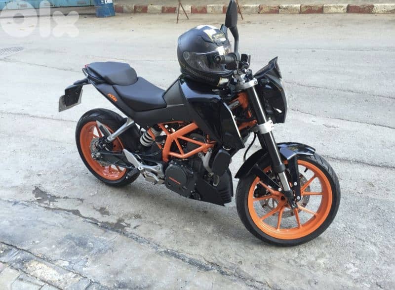 KTM Duke 390 2015 – Low Mileage – Full Riding Gear Included 3