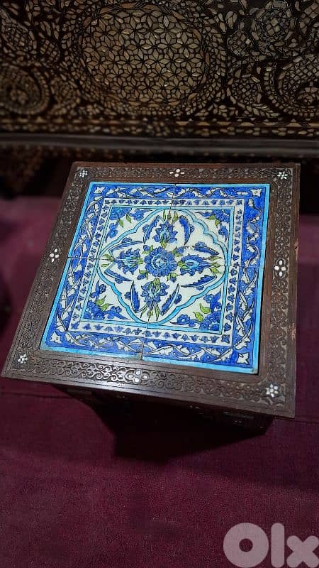 أنتيك ملكي: تحفة الصدف والخزف العتيق 1