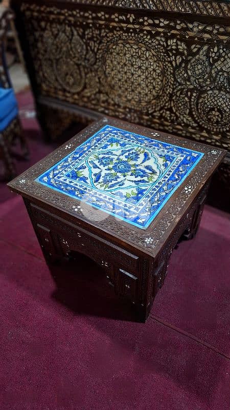 أنتيك ملكي: تحفة الصدف والخزف العتيق 3