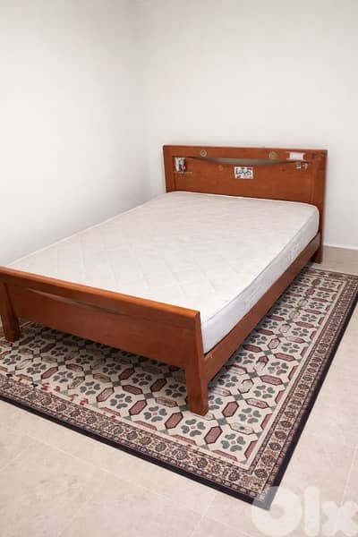 bed frame and matress / تخت مع فرشه فرد ونص (195x120cm)