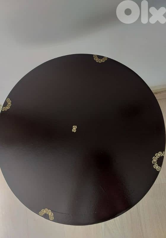 Side Table very good condition 4