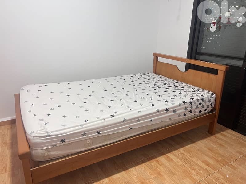 تخت وفرشة مفرد ونصف 2