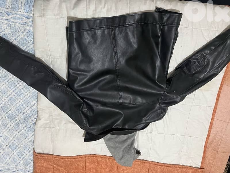 original Guess leather jacket (BRAND:Guess) in mint condition 1