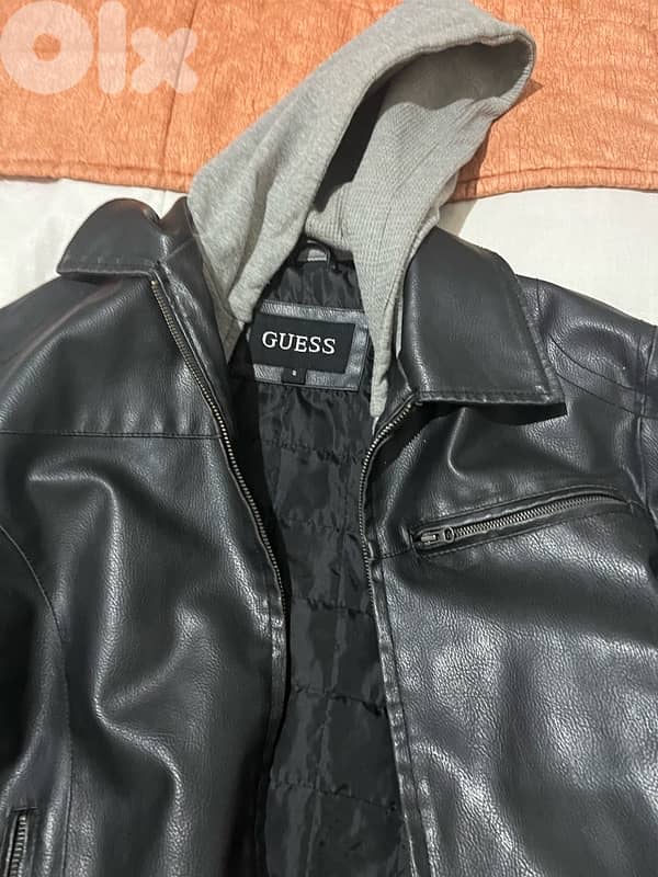 original Guess leather jacket (BRAND:Guess) in mint condition 2