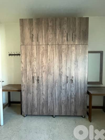 A full Bedroom, as good as new: 700$