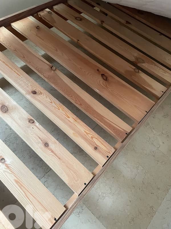 A full Bedroom, as good as new: 700$ 5