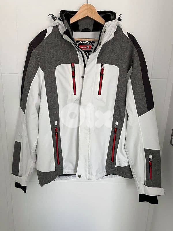 Ski gear and winter jackets (check seller's page for all details) 11
