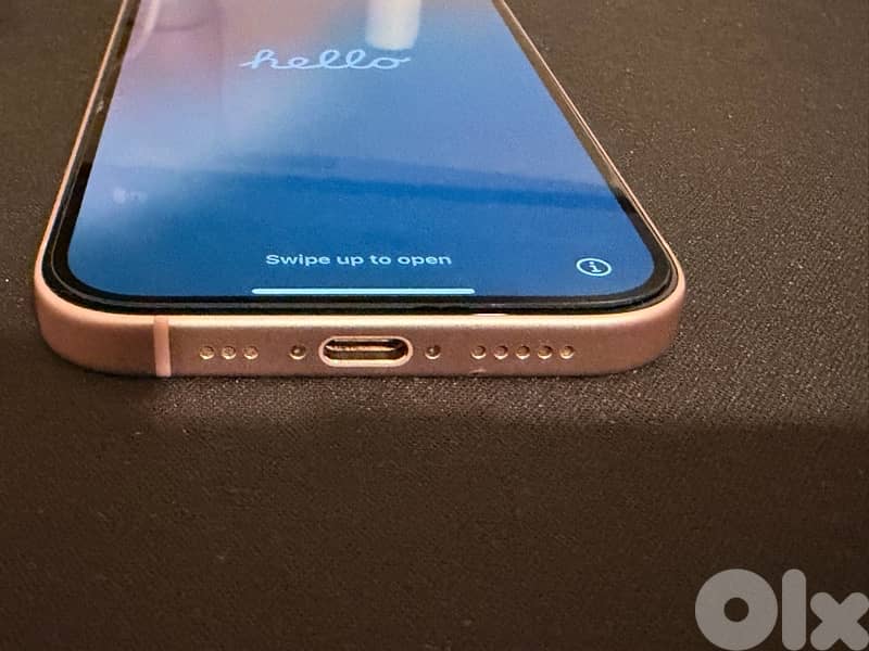 iPhone 15 128GB Pink 4