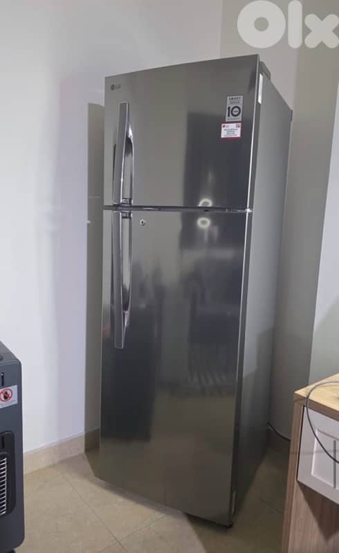 للبيع بداعي السفر الاتصال بشربل  81010102  او واتساب 2