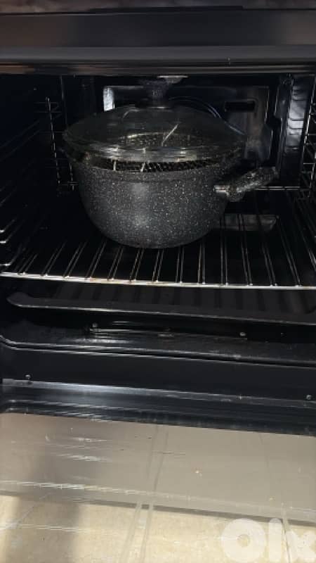 للبيع بداعي السفر الاتصال بشربل  81010102  او واتساب 7