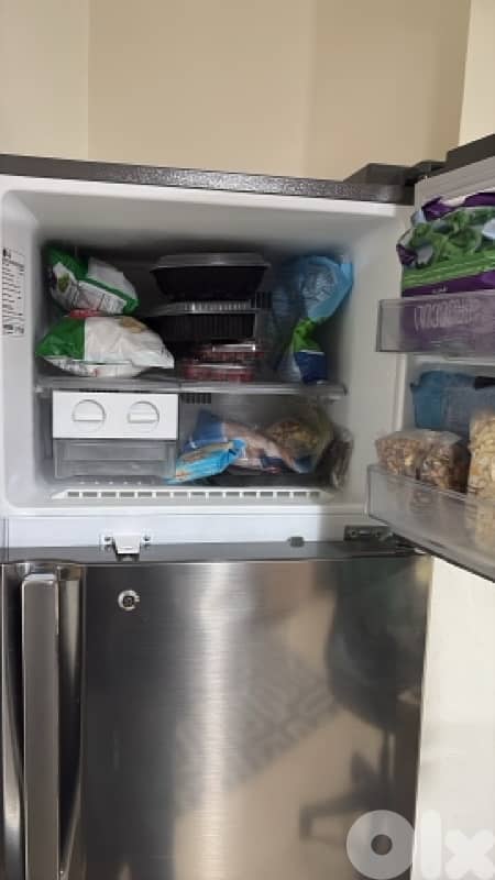 للبيع بداعي السفر الاتصال بشربل  81010102  او واتساب 9